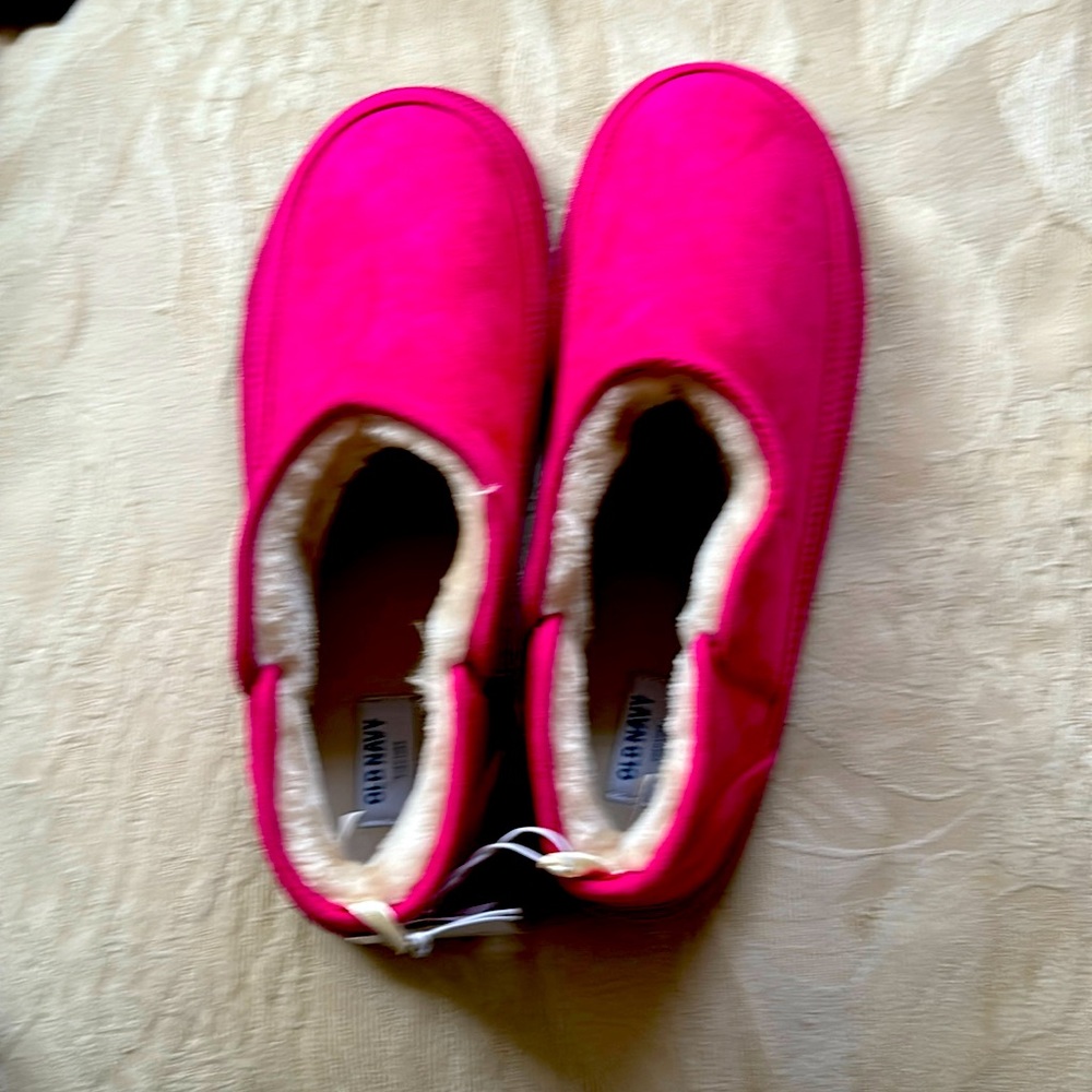 Old Navy Faux-Suede Fur Lined Platform Boot Slipper